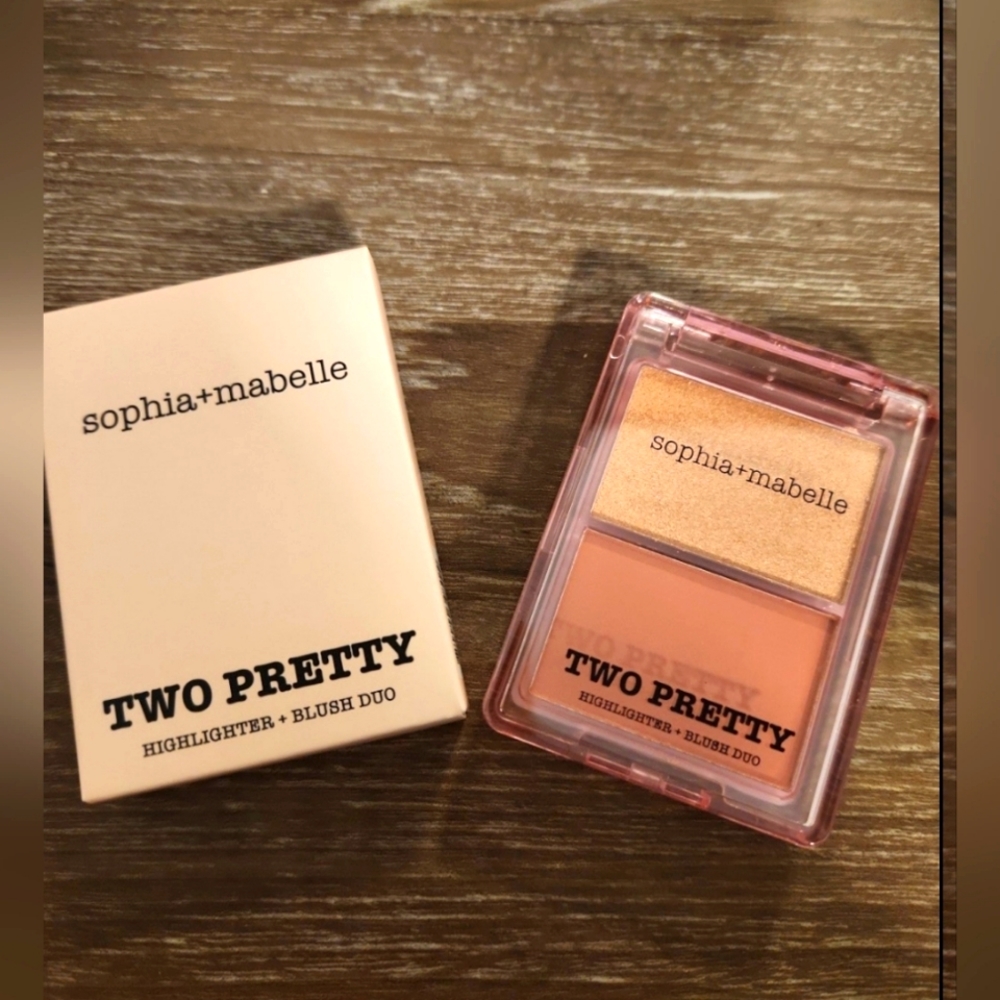 Two Pretty highlighter + blush